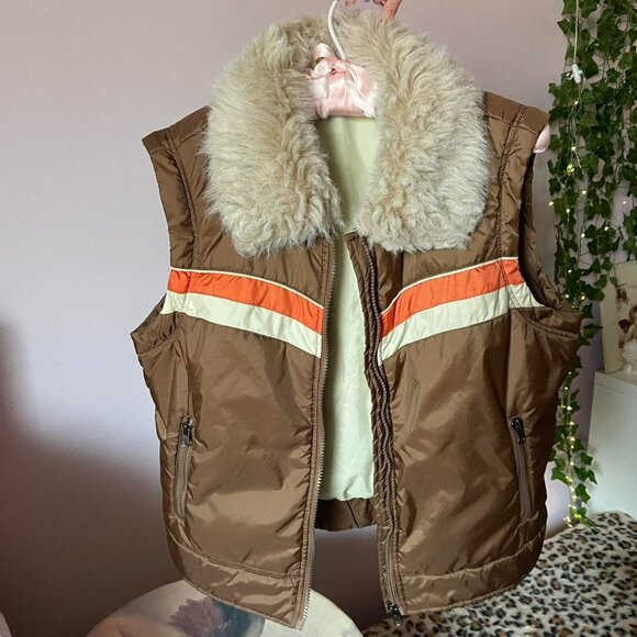 Charlotte Russe Retro Puffer Vest - Picture 7 of 7